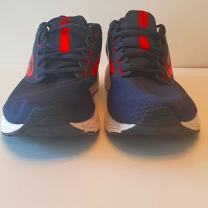 Brooks Men Navy Blue W/ Red Trim Athletic Shoe 11.5